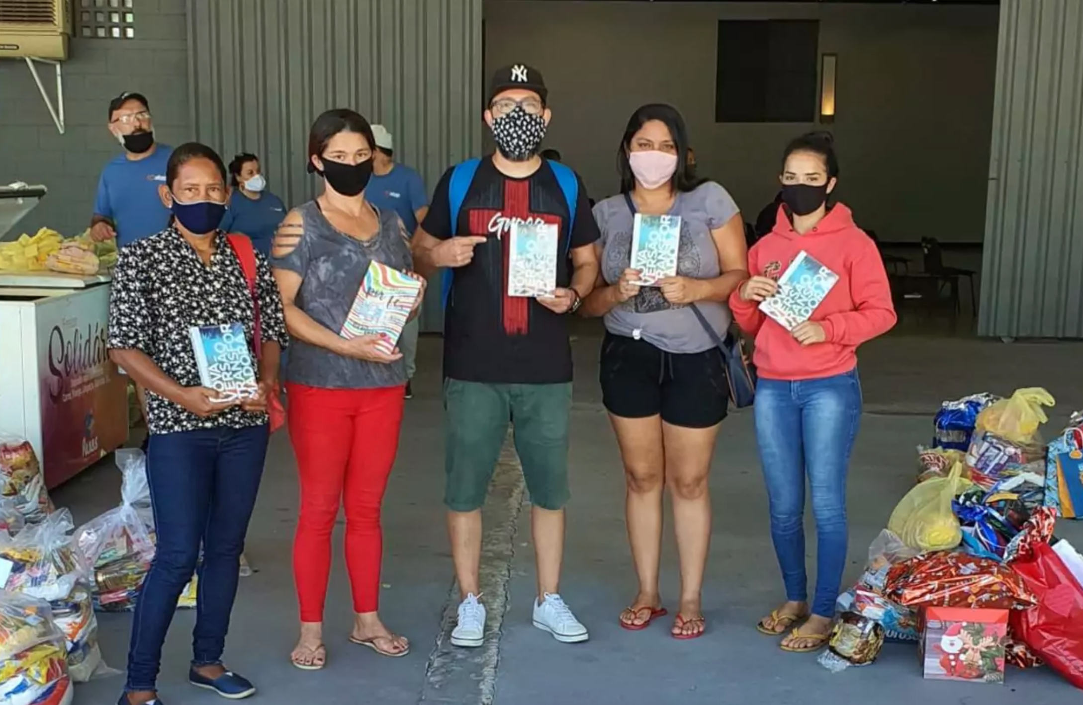 Evangelismo: Projeto cristão distribui 700 Bíblias a moradores no interior de SP