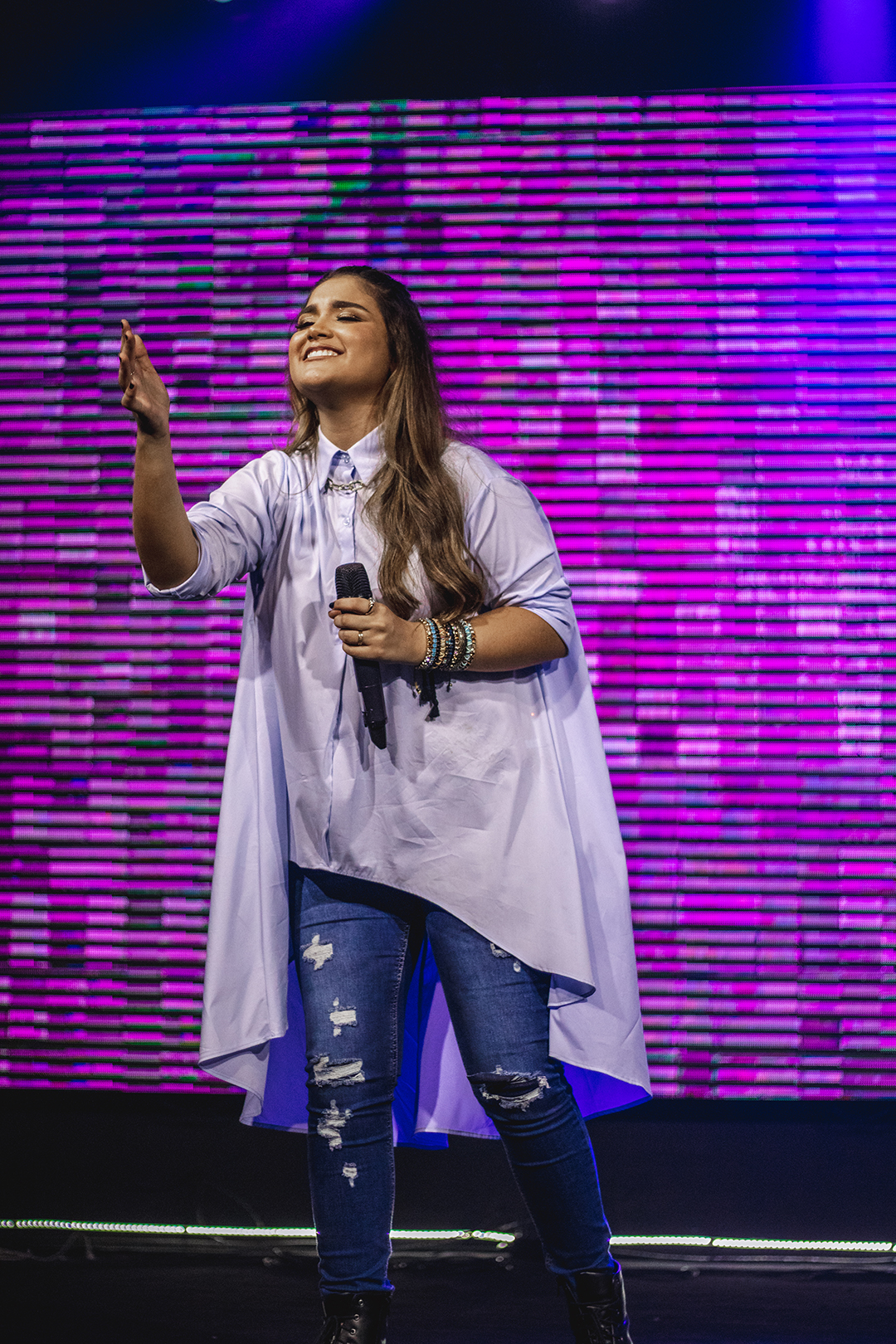“Rei da Glória” é o novo single de Isa Ribeiro
