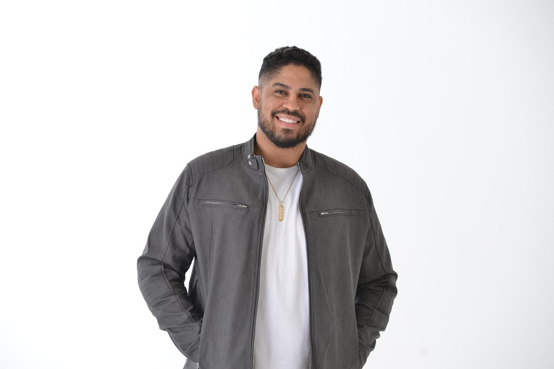 Douglas Nascimento estreia na Central Gospel Music com a canção “Vem Com Tua Presença”