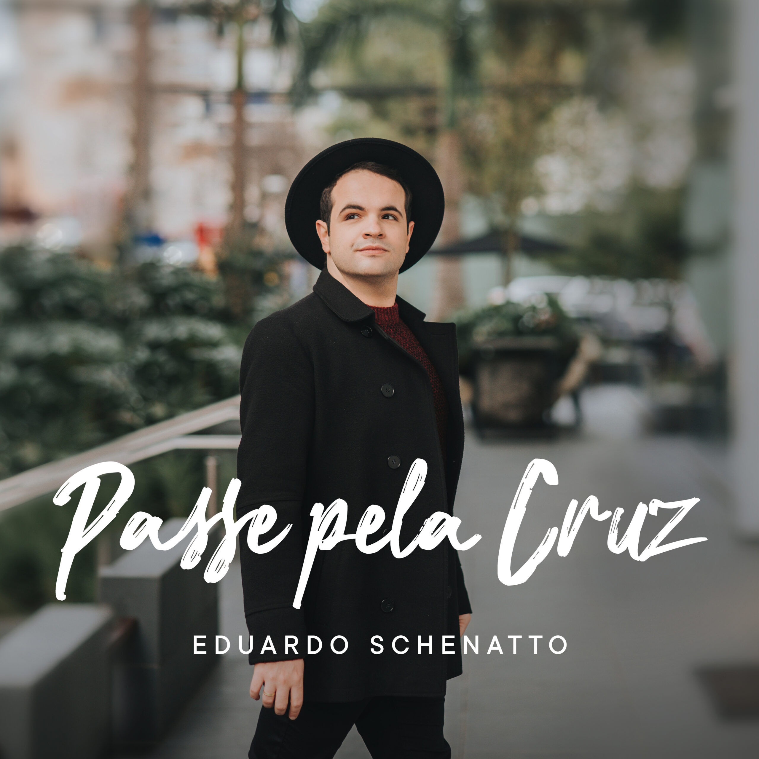Autor de grandes sucessos do gospel, Eduardo Schenatto lança o single e o clipe “Passe Pela Cruz”