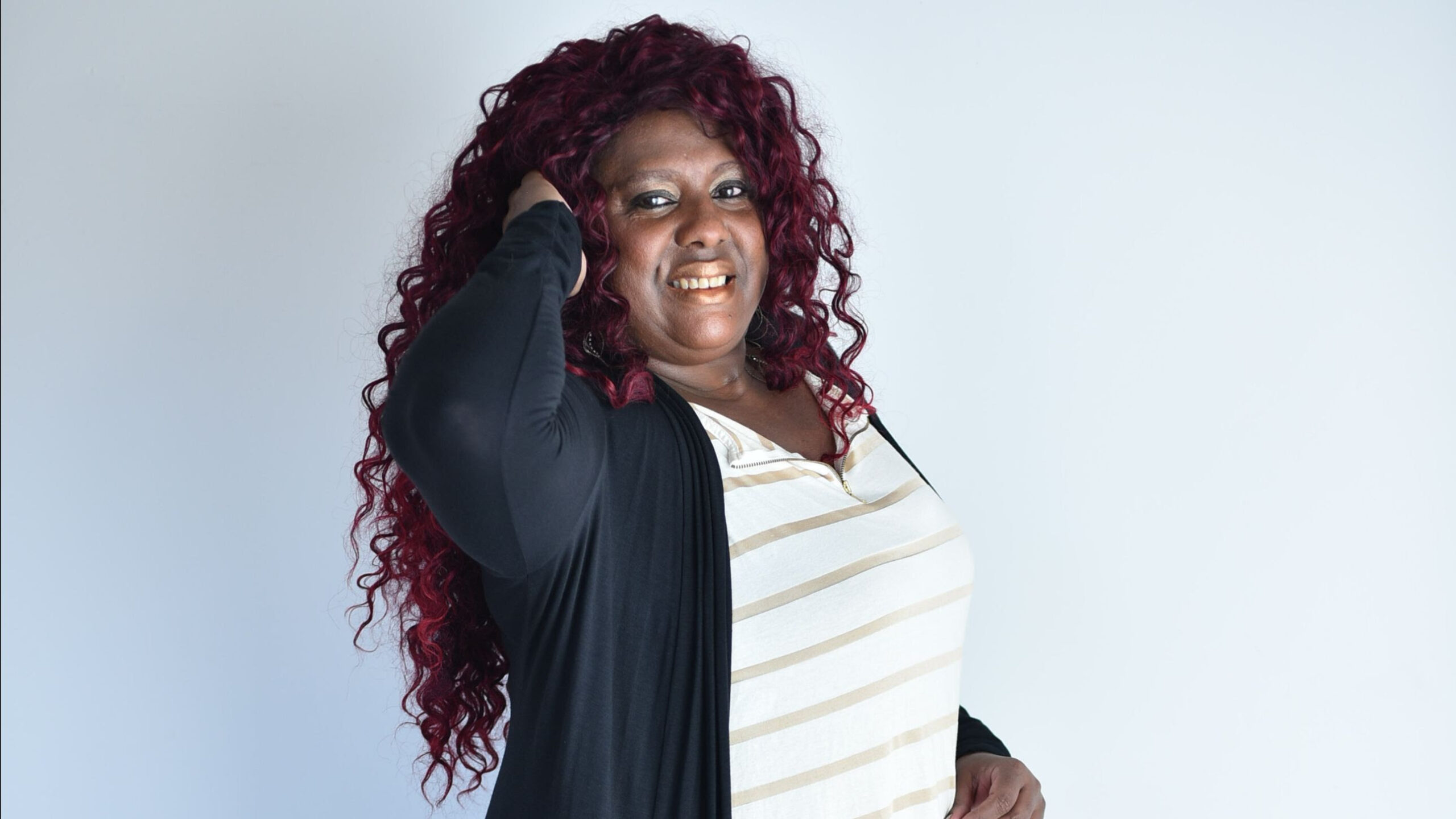 Valéria Vareu lança single “Jesus Cristo É O Teu Herói” com mensagem para os pais
