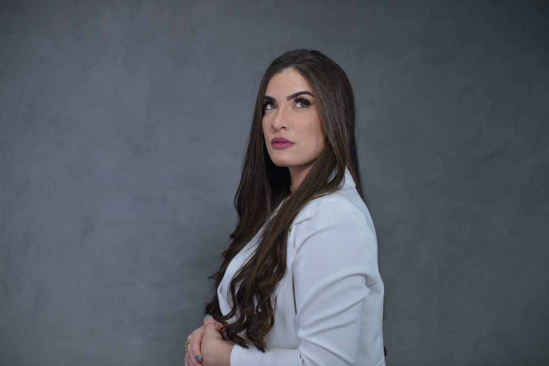 Isabelle Dias lança o single “Lavar Teus Pés” com produção de Filippe Trindade