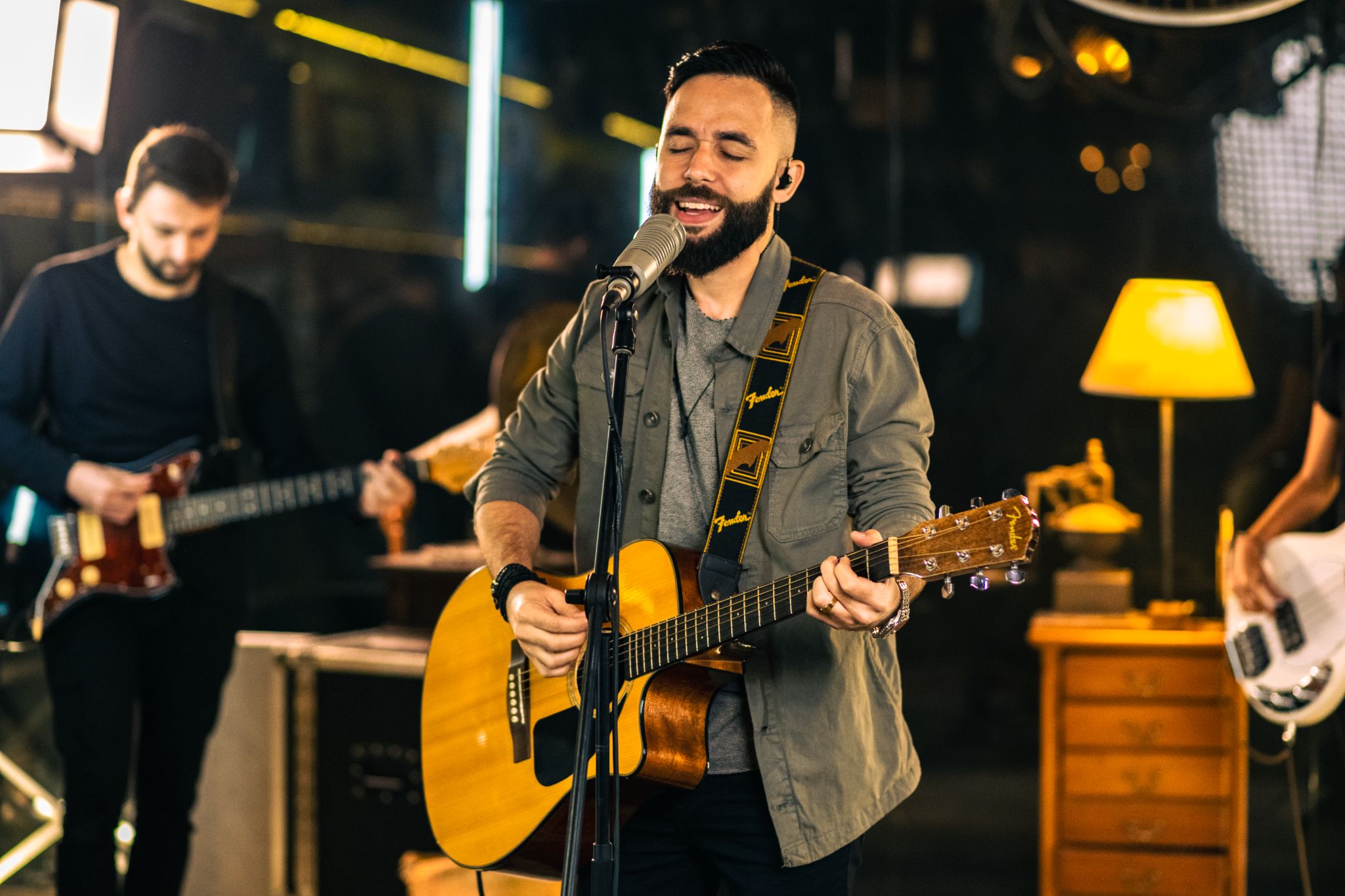 Henrique Oliveira lança “Aviva-nos” uma faixa de adoração com elementos do Pop