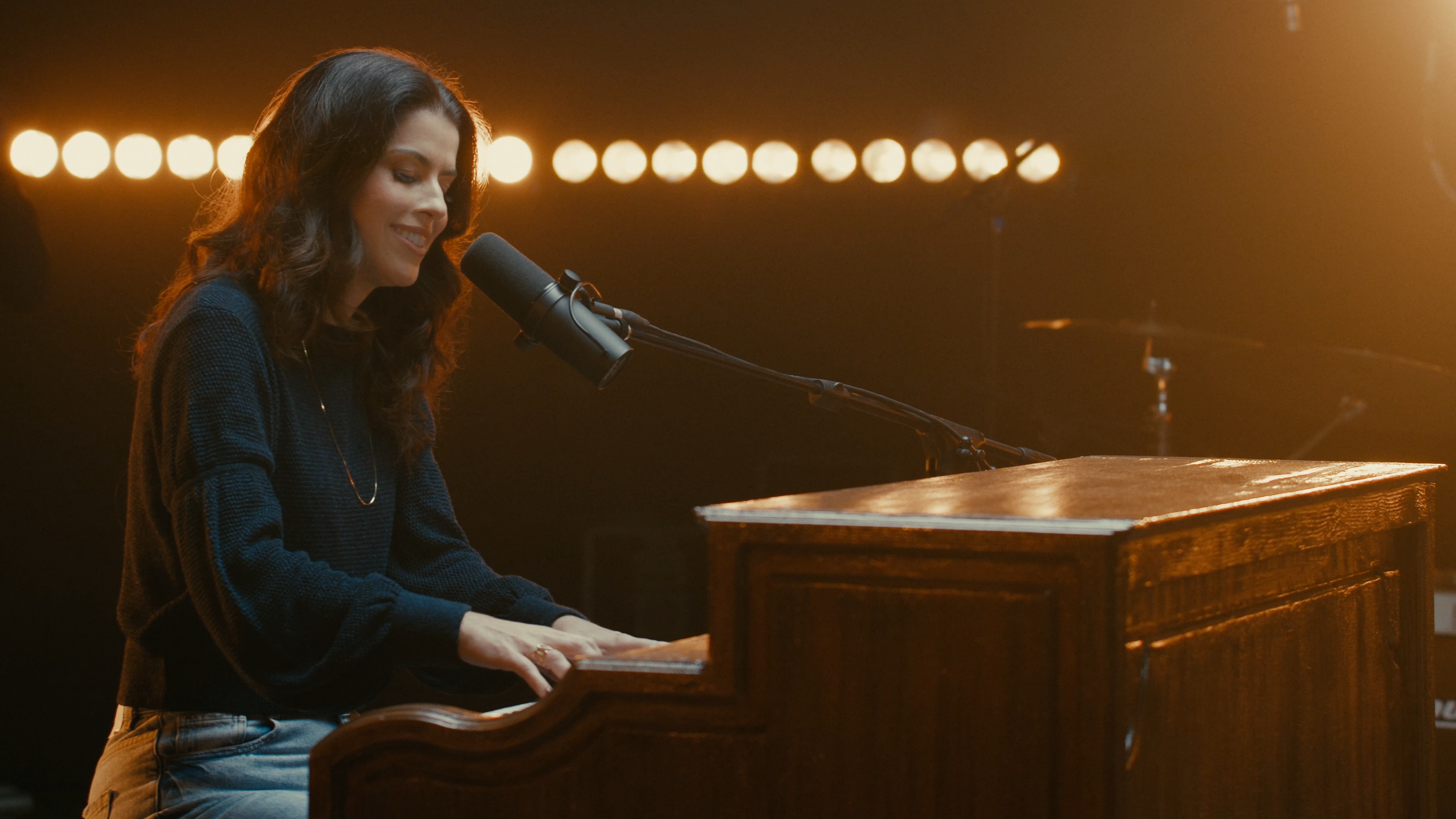 Nova música de Rachel Novaes fala sobre a busca constante pela presença de Deus