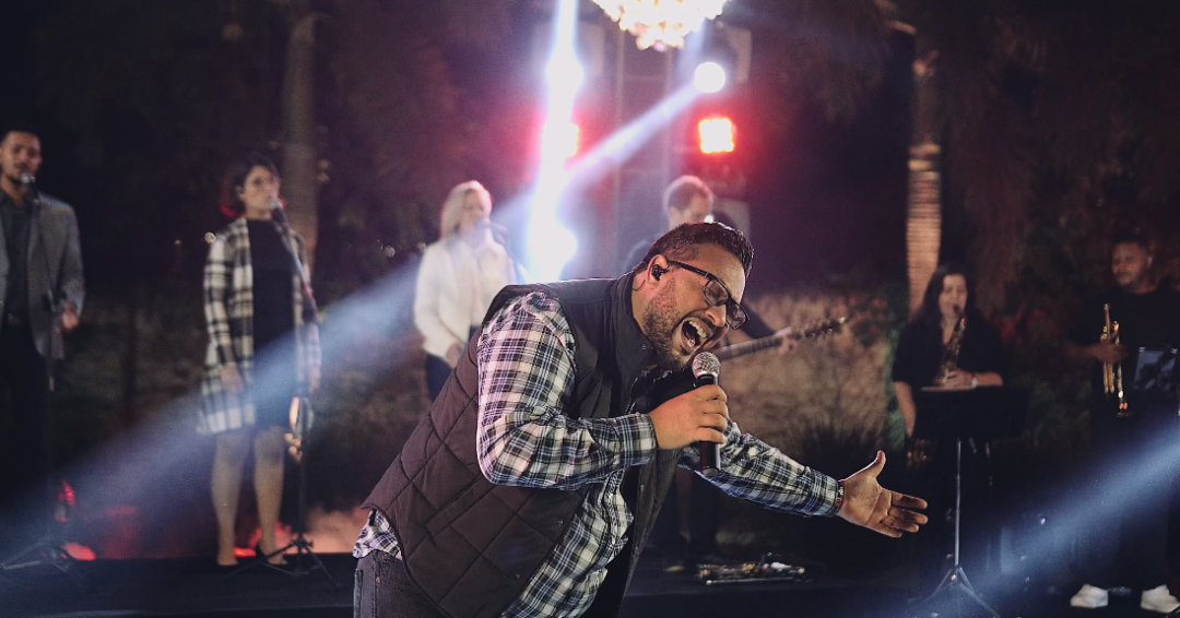 Cantor Everton Mestre lança o single “Leva-me Ao Teu Trono” e ultrapassa a marca de 100 mil plays em apenas um dia