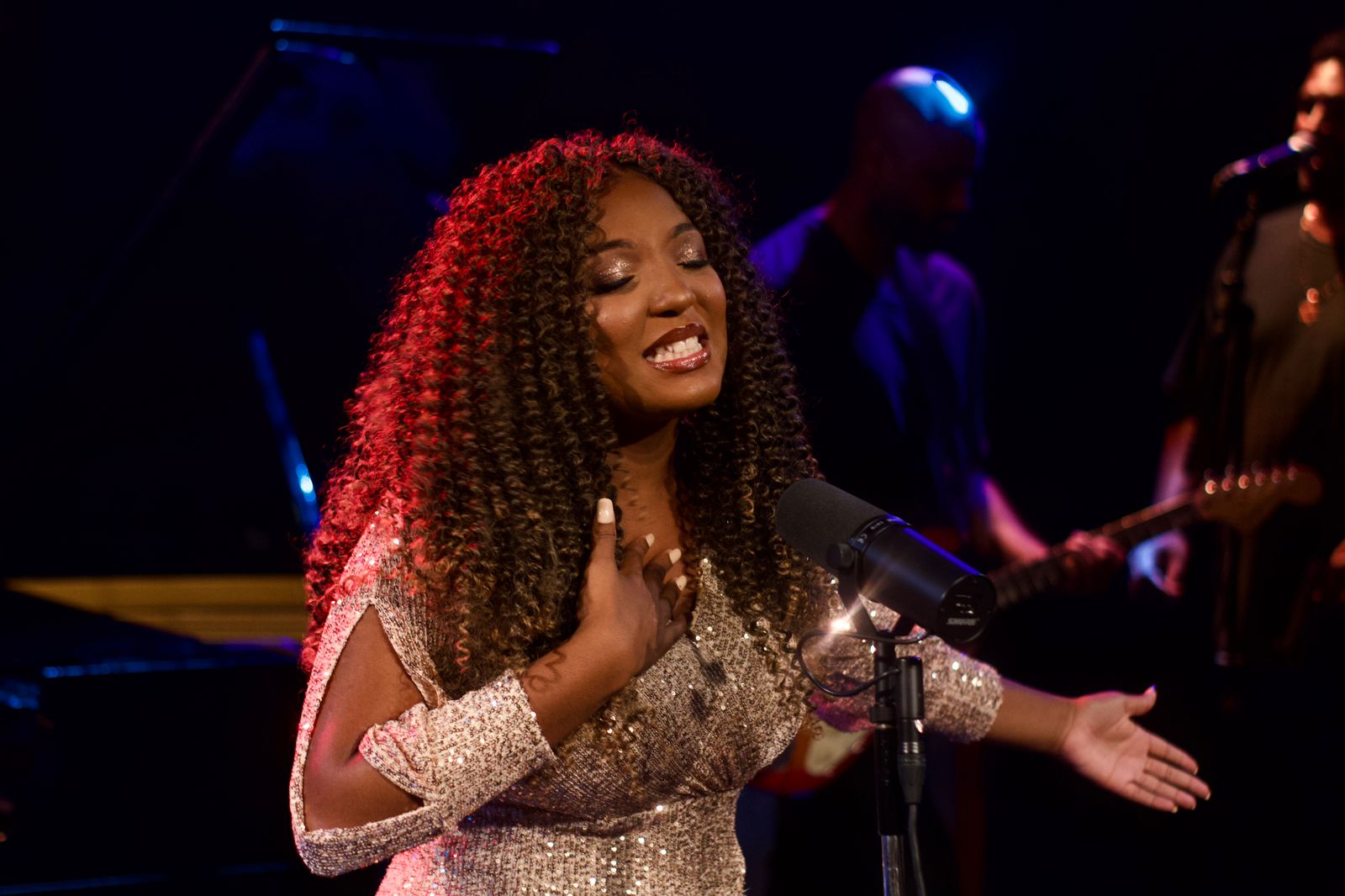 Vencedora do festival Luz Gospel, Thaissa Oliveira estreia na Central Gospel Music com o single “Deus dos Improváveis”