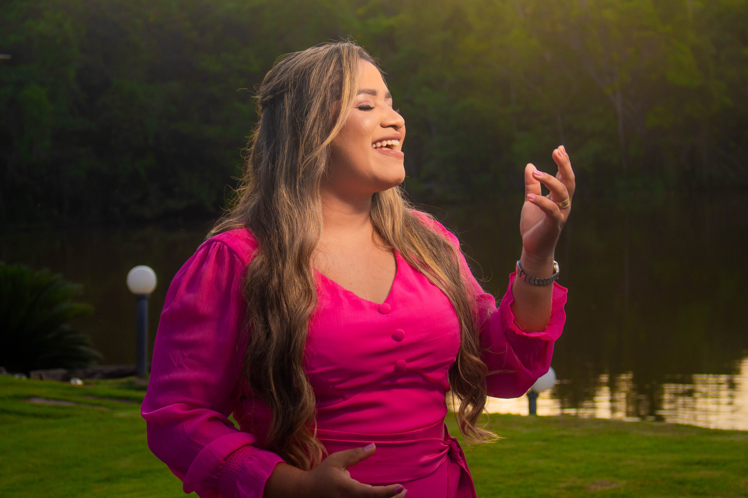 Danielle Lobato lança “Vem Senhor”, uma canção de adoração que renova e restaura