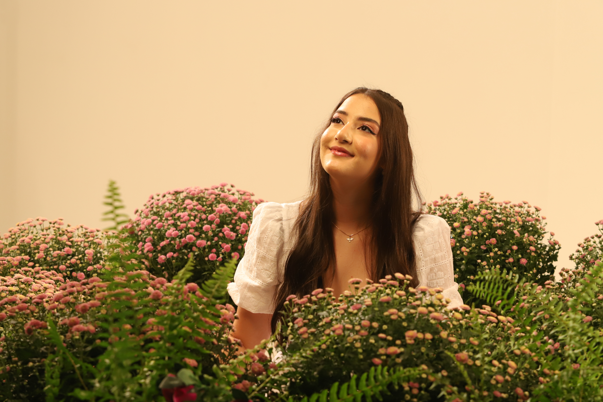A jovem cantora Brenda Danese lança a inédita “Milagre”, que vem acompanhada de videoclipe