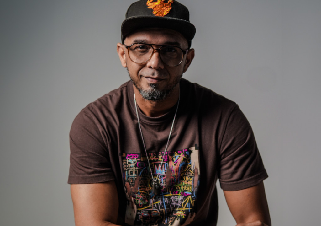 Emerson Bruno quebra jejum e retorna à cena musical com o single “Vou Voltar”