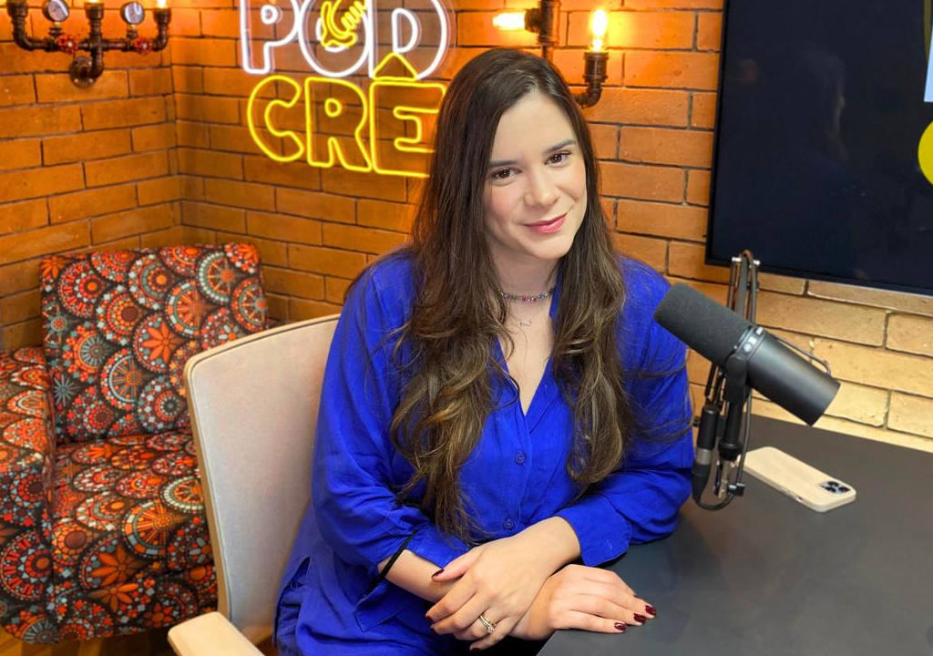 Cantora gospel que noivou sem namorar revela que passou por crises