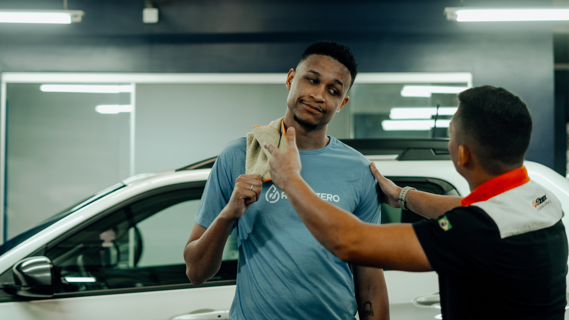O trapper 2Metro apresenta nova versão de “Trabalho Duro (Deluxe)” que vem acompanhada de clipe