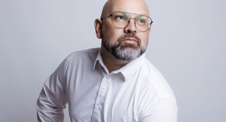 O cantor e pastor Jônatas Ambrozio. Foto: Divulgação.