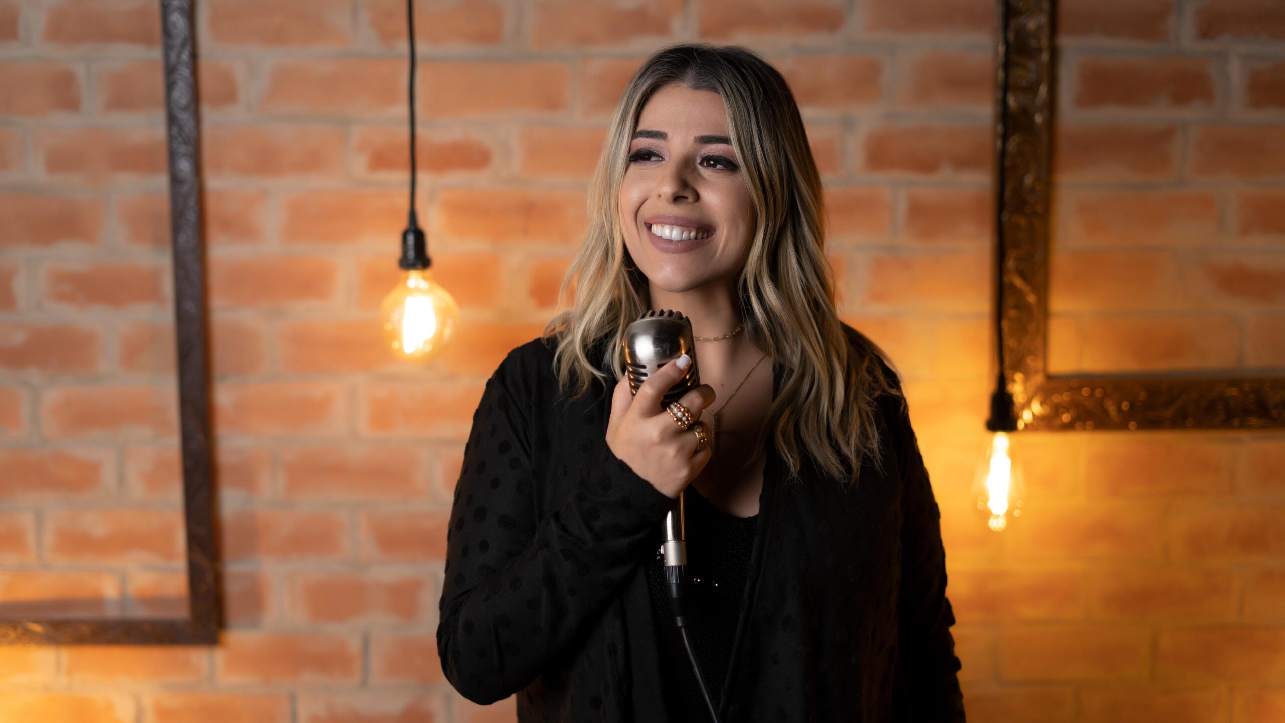 Lorena Aziz lança seu primeiro single “Arruma Minha Casa” com mensagem de restauração e cura.