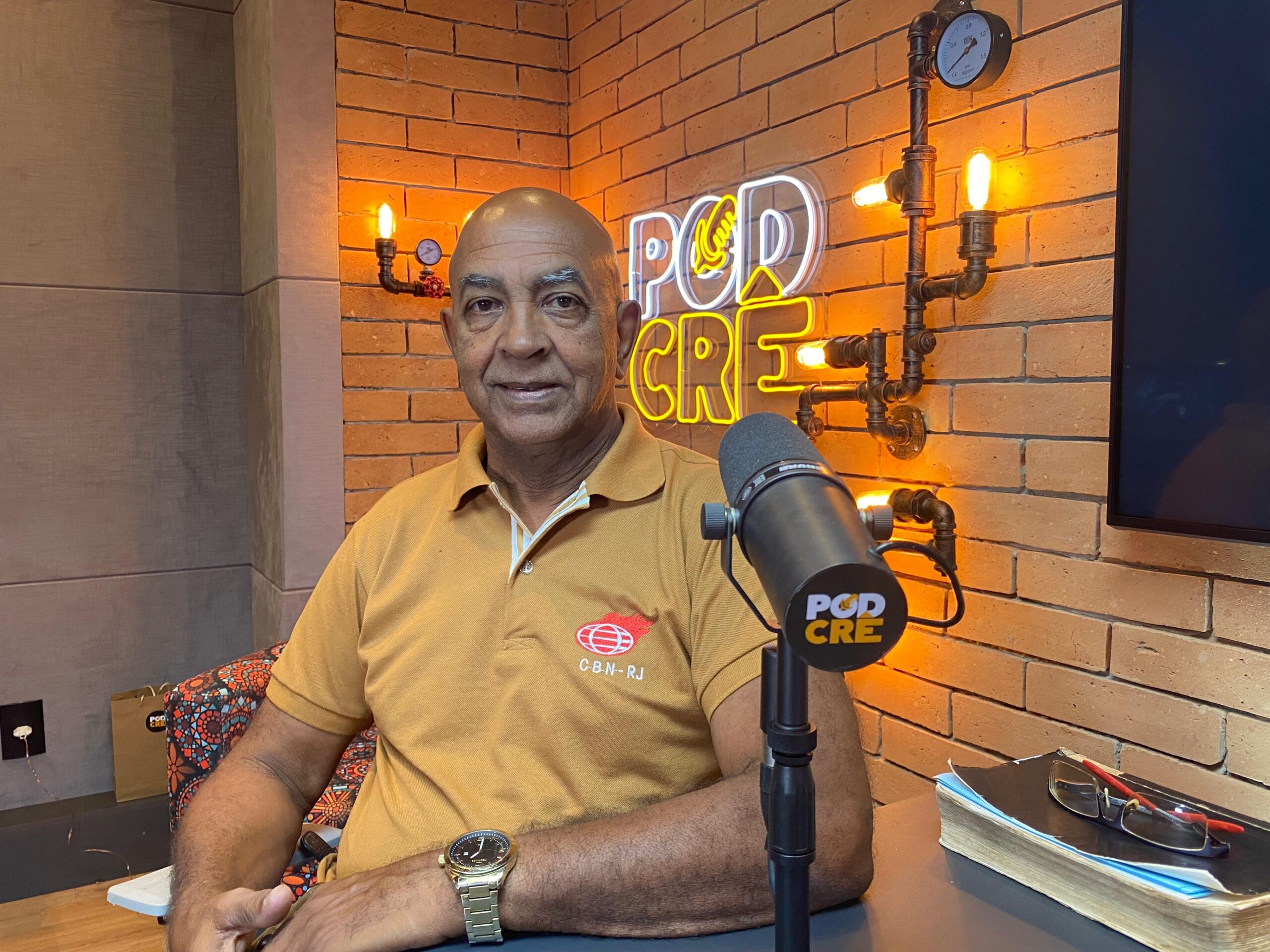 Ex-mestre-sala da Mangueira, William Braga critica Claudia Leitte no carnaval: “Não nasceu de novo”