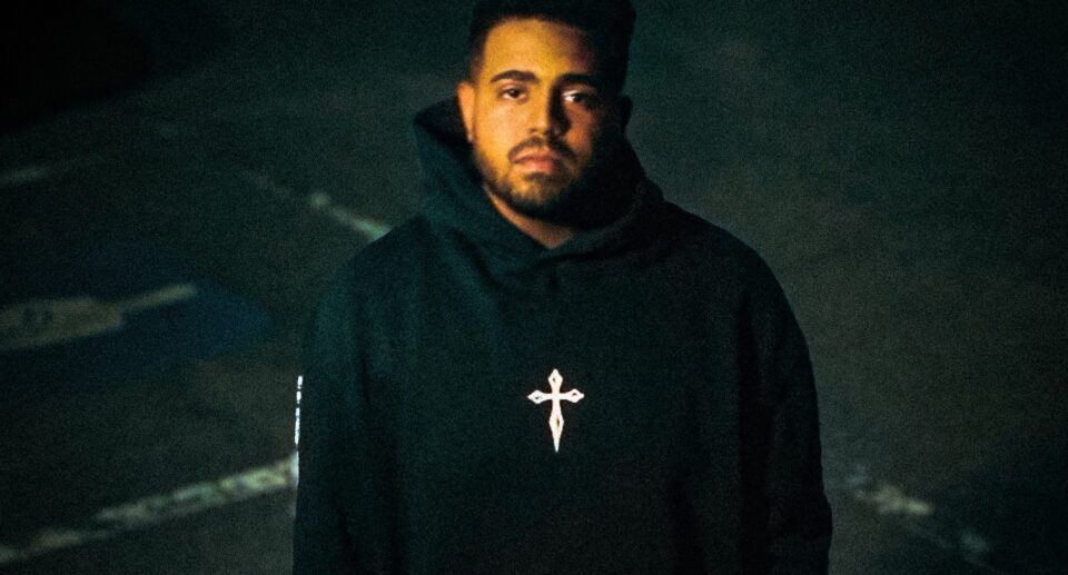 Silas Magalhães mistura trap e piseiro em sua nova música autoral “Meu Tudo”