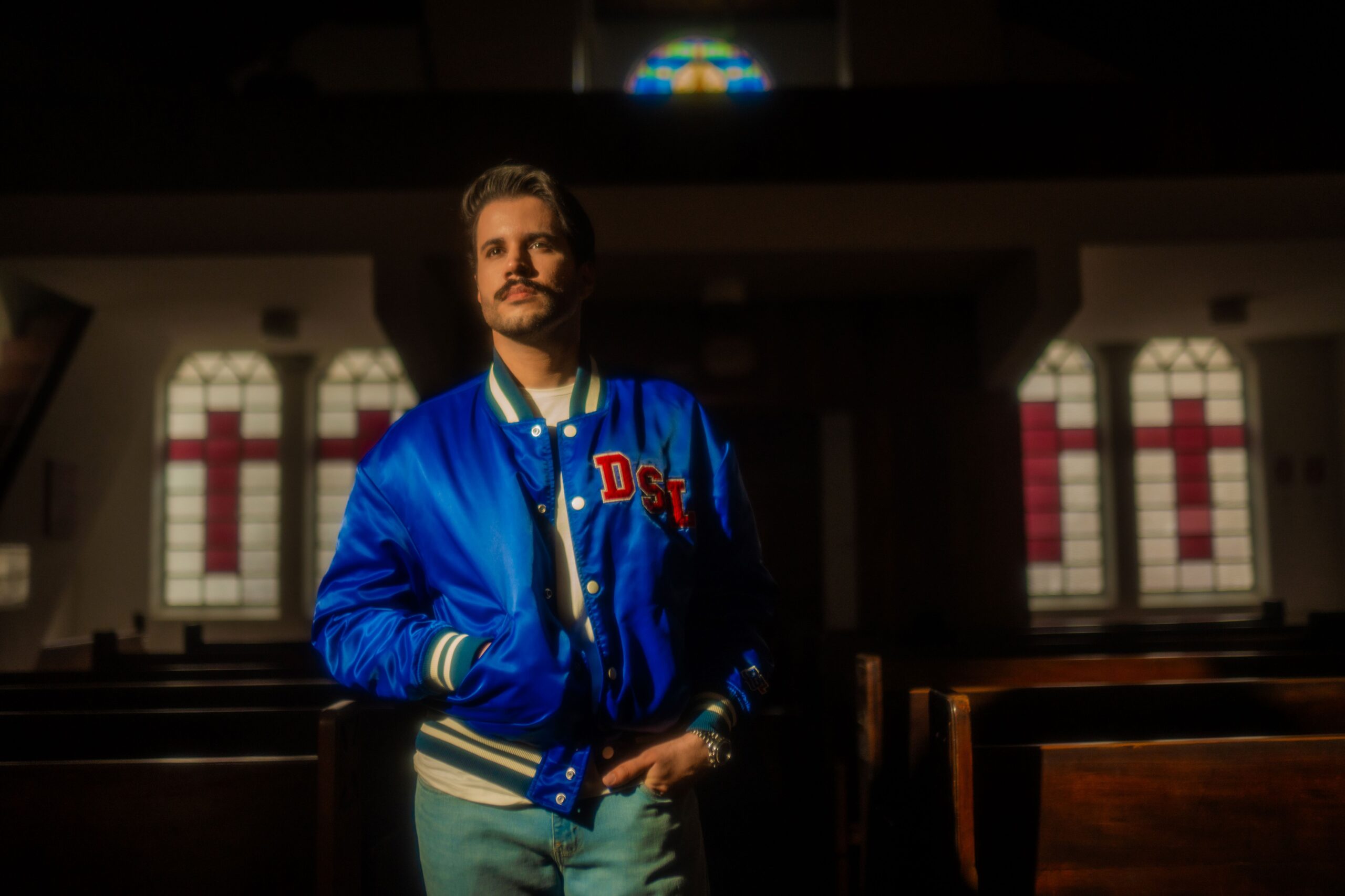 Gabriel Guedes se rende ao pop e à black music na canção “O Amor Que Encontrei”