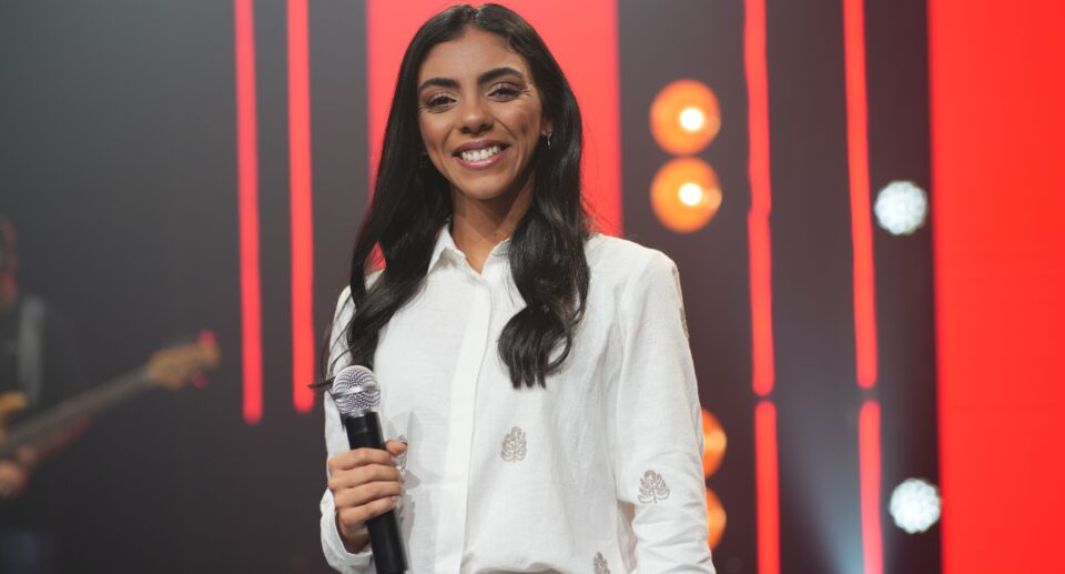 Tawany Camargo lança o EP “Passa Por Aqui” e apresenta clipe da canção “A Morte Vencestes”