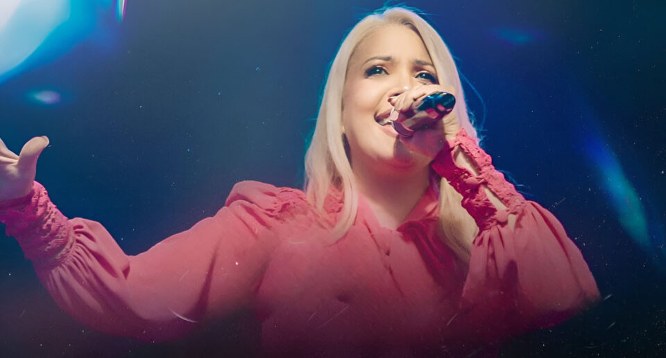 Andréa Fontes lança o single “Lázaro” pela Flame Music com produção de Melk Carvalhedo