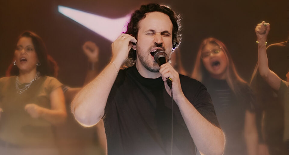 Voe Music lança “Paixão, Fogo e Lágrimas”, uma canção de entrega e avivamento