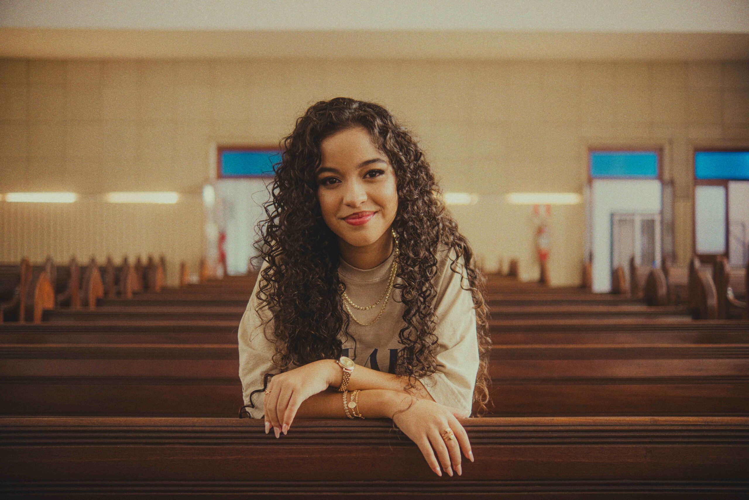 Gaby Cardozo lança o álbum “O Tempo é Meu” pela Onimusic
