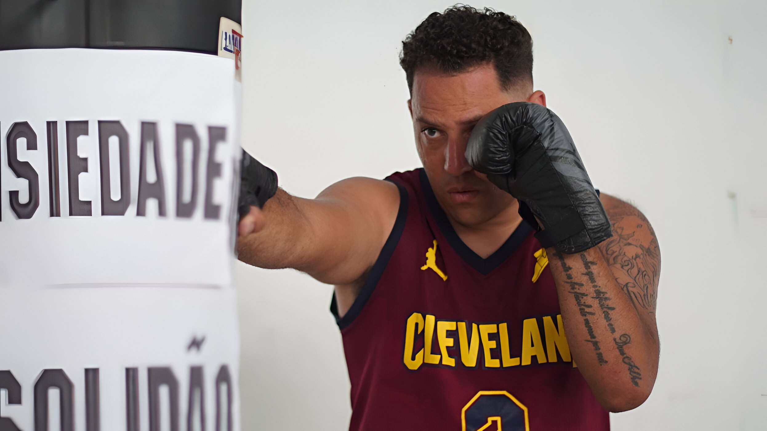 Kenedy Gomes lança “Fé” e transforma superação e espiritualidade em trap motivador