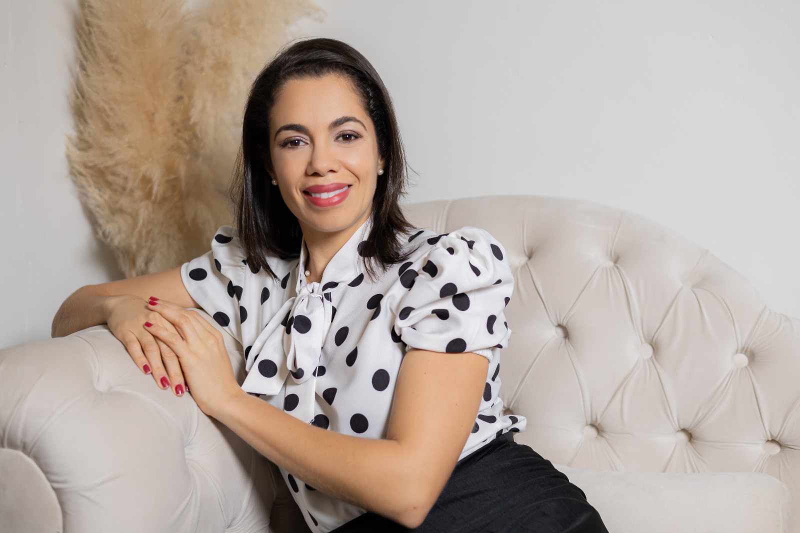 Íris Vianna lança “Jeová Jireh”, canção que reforça a esperança e a confiançaem Deus
