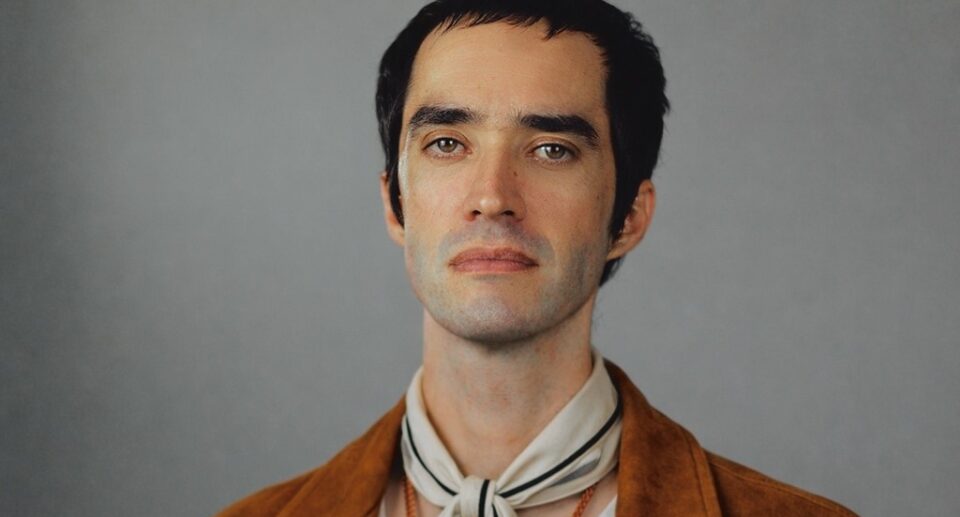 O cantor Guirroh. Foto: Jessica Horn.