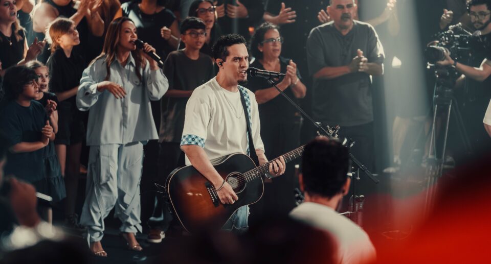 Após seis anos, Morada apresenta o álbum {AO SENHOR • AOS SANTOS • AO MUNDO} só com músicas inéditas