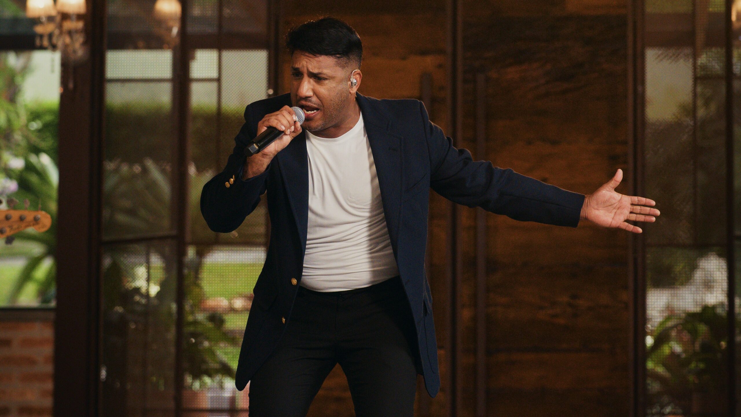 Ronan Sabadini lança o clipe da canção “Vitória na Cruz” pela Central Gospel Music