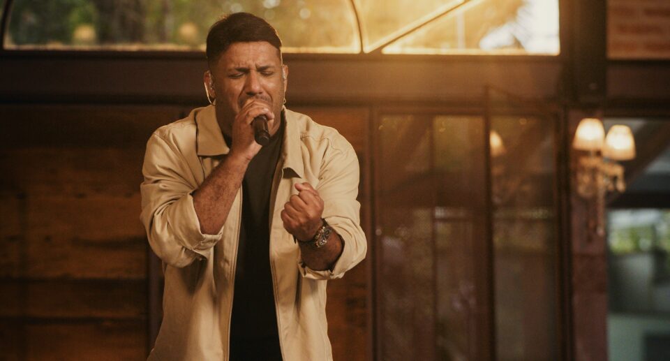 Ronan Sabadini lança o clipe da canção “Marcados Pela Mesa”
