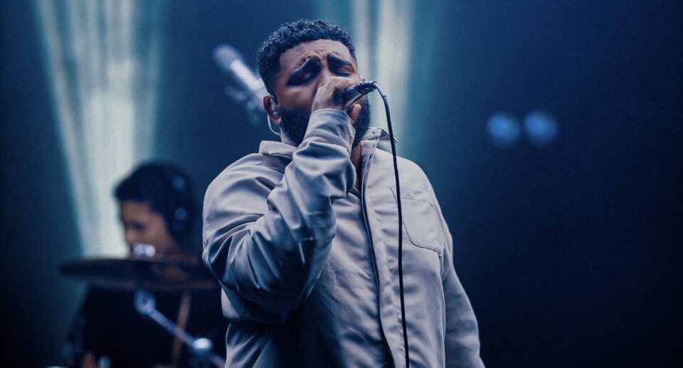 Silas Magalhães aposta no trap melódico na canção “Pra Não Te Perder (Ao Vivo)”