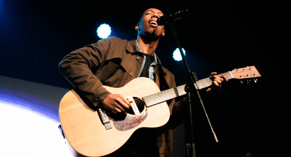 O cantor gospel João Teixeira. Foto: Divulgação.
