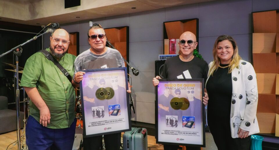 Novo Som recebe Disco de Ouro pela Labidad Music Gospel. Foto: Natalia Elmor.