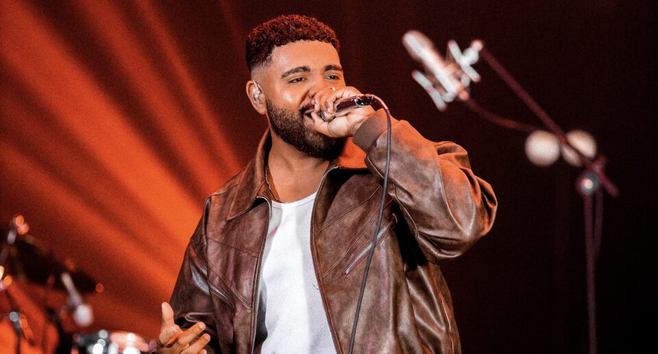 Silas Magalhães lança versão ao vivo do sucesso “Jeová Jireh”