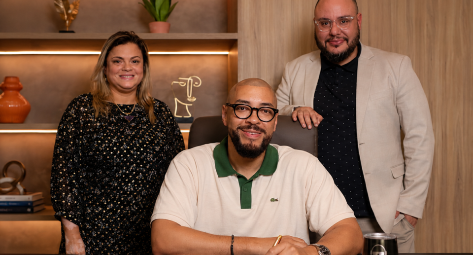 Ton Carfi, Vanessa Bicalho e Márcio Moreira. Foto: Divulgação.